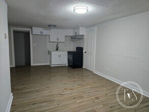 111 West St in Savannah, GA - Building Photo - Building Photo