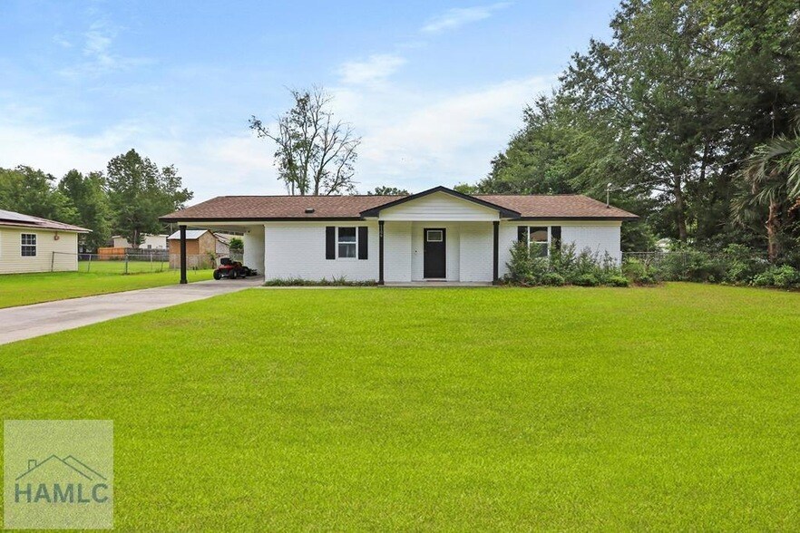1106 Ricade Dr in Hinesville, GA - Building Photo