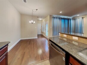 420 Fuente in Irving, TX - Building Photo - Building Photo