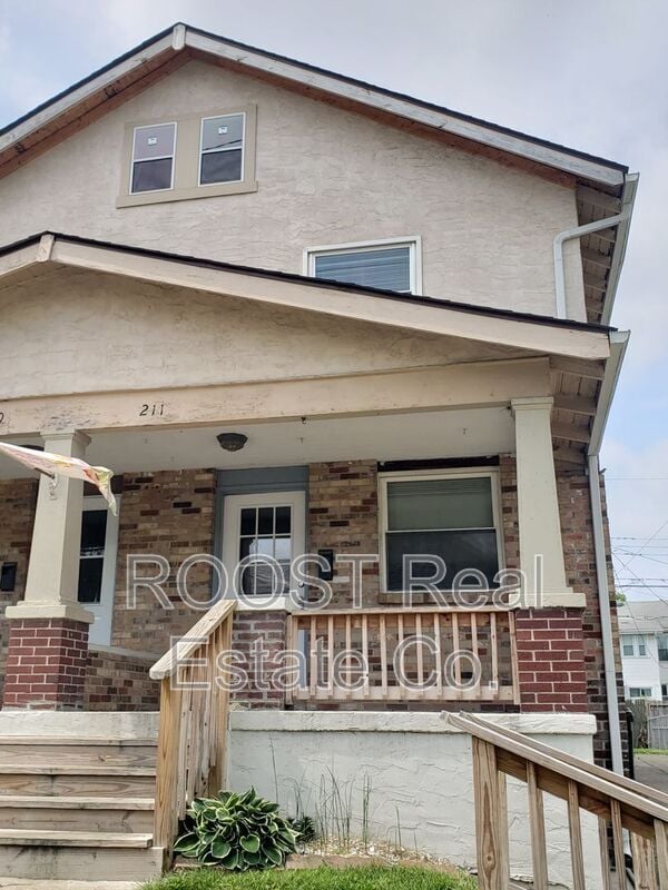 property at 209-211-211 N Hague Ave