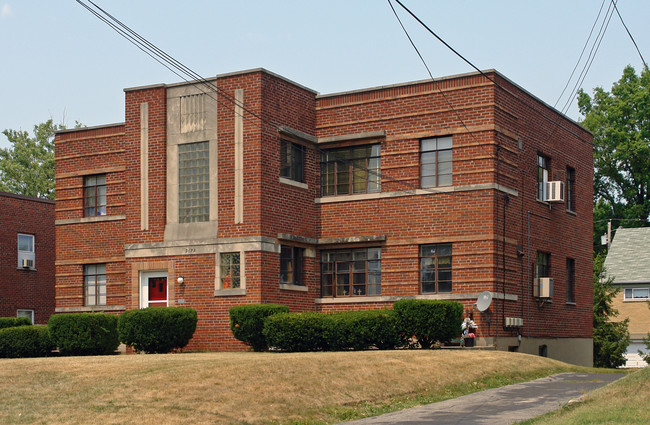 3172 Werk Rd in Cincinnati, OH - Foto de edificio - Building Photo