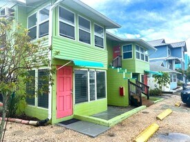 61 81st Ave in Treasure Island, FL - Building Photo