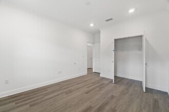 212 Kara Lake Dr in Santa Rosa Beach, FL - Foto de edificio - Building Photo