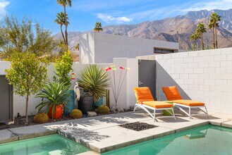 483 Beacon Way in Palm Springs, CA - Building Photo - Building Photo