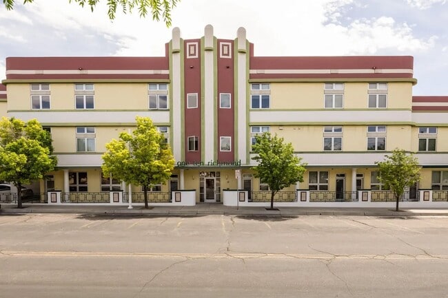 property at 110 Richmond Dr SE