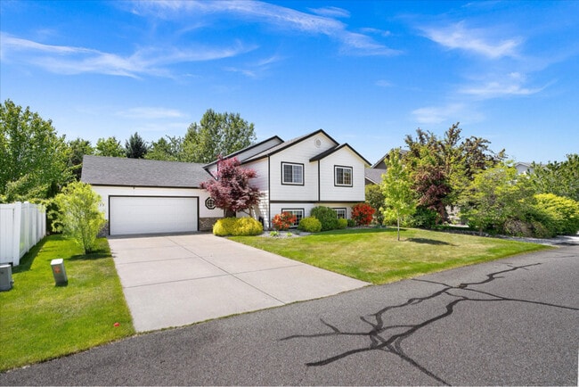 1725 N McMillan Ln in Spokane Valley, WA - Building Photo - Building Photo