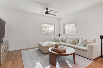 2936 E 14th St in Austin, TX - Building Photo - Building Photo