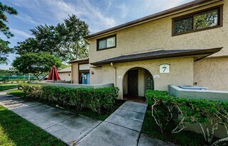 6262 142nd Ave N in Clearwater, FL - Building Photo