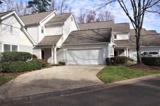 17772 Kings Point Dr in Cornelius, NC - Building Photo - Building Photo