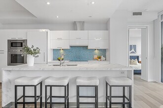 88 Park Lawn Rd in Toronto, ON - Building Photo - Building Photo