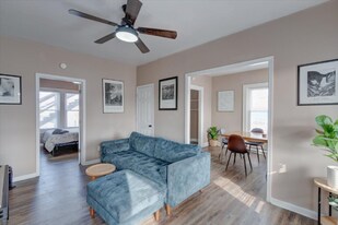 1918 W Washington St in Indianapolis, IN - Building Photo