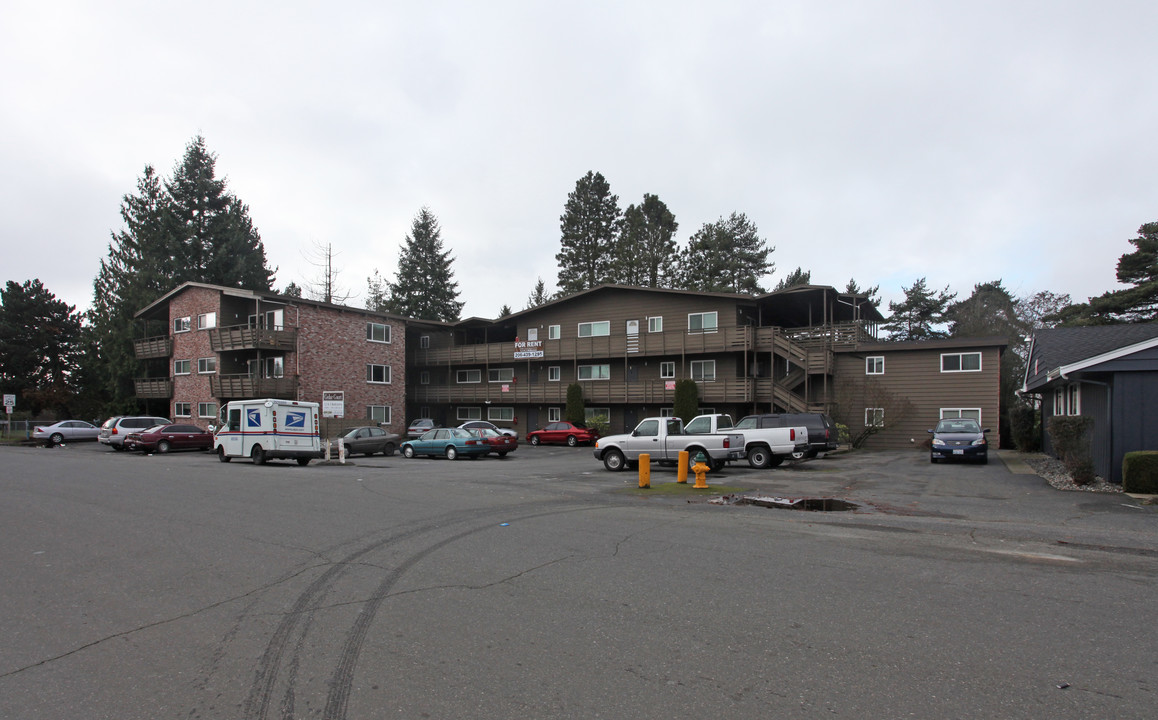 Cedar Court in Burien, WA - Building Photo