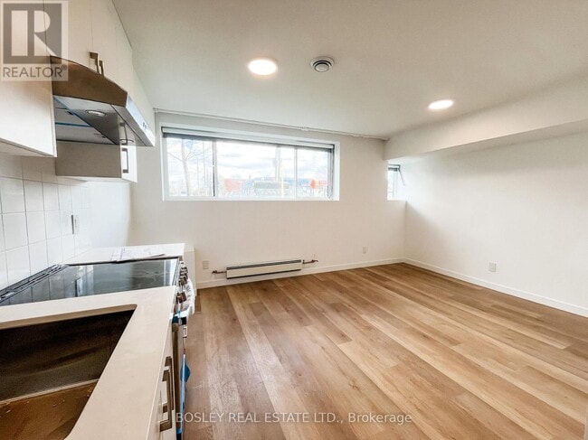 property at 2880-2880 Keele St