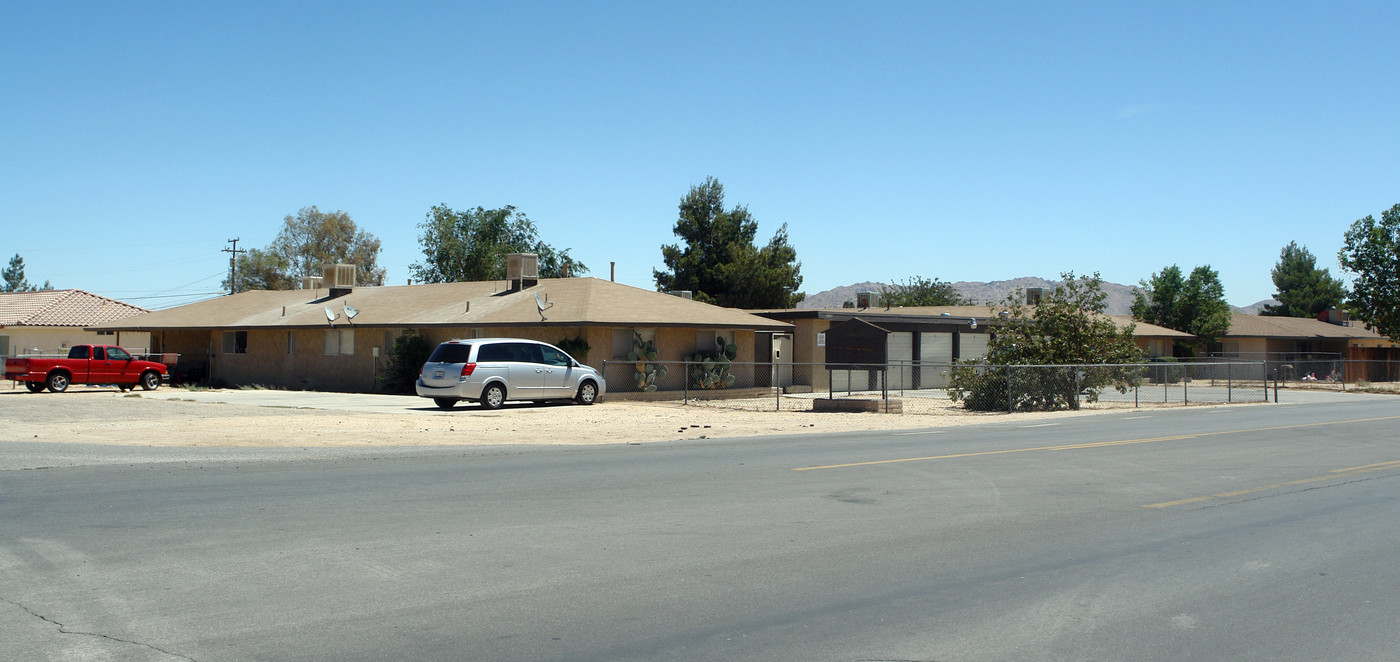 20788 Thunderbird Rd in Apple Valley, CA - Building Photo