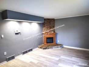 2051 Broadhead Fording Rd in Pittsburgh, PA - Building Photo - Building Photo