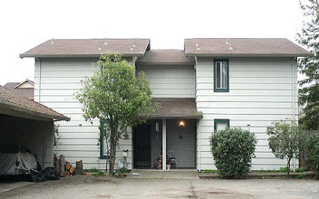 308-312 Vallejo St in Petaluma, CA - Building Photo - Building Photo