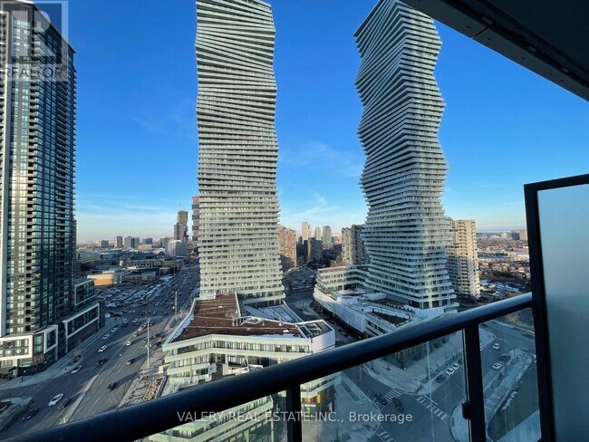 448 Burnhamthorpe Rd W in Mississauga, ON - Building Photo - Building Photo