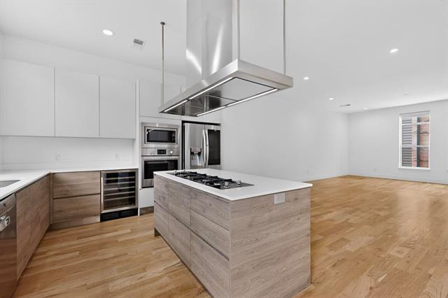 property at 4920 Lexington Ct