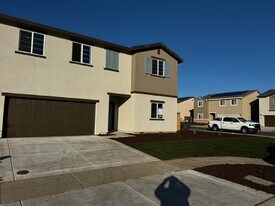 1091 Silverado Wy in Plumas Lake, CA - Building Photo