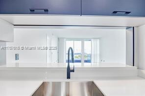 540 West Ave, Unit # 2211 in Miami Beach, FL - Foto de edificio - Building Photo