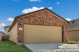 7710 Stable in San Antonio, TX - Building Photo - Building Photo