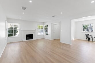 237 Belmont Ave in Long Beach, CA - Foto de edificio - Building Photo