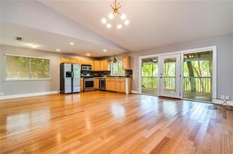 3006 Lakeside Dr in Austin, TX - Building Photo - Building Photo