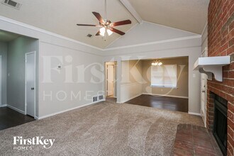 6008 Sundown Dr in Watauga, TX - Foto de edificio - Building Photo