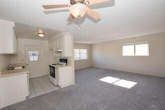 2670 Victoria Ave in Port Hueneme, CA - Building Photo - Building Photo