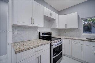 1114 SW 13th Ct in Miami, FL - Building Photo - Building Photo