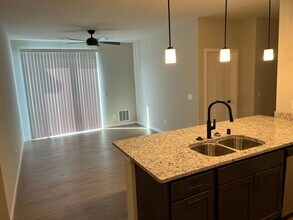 Whitewater 500 in Whitewater, WI - Foto de edificio - Interior Photo