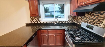 109 Roosevelt Dr in West Haverstraw, NY - Building Photo - Building Photo