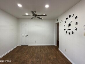 2 E Piedmont Rd in Phoenix, AZ - Building Photo - Building Photo