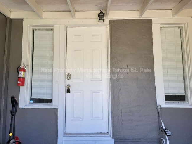 618 17th Ave S in St. Petersburg, FL - Building Photo - Building Photo