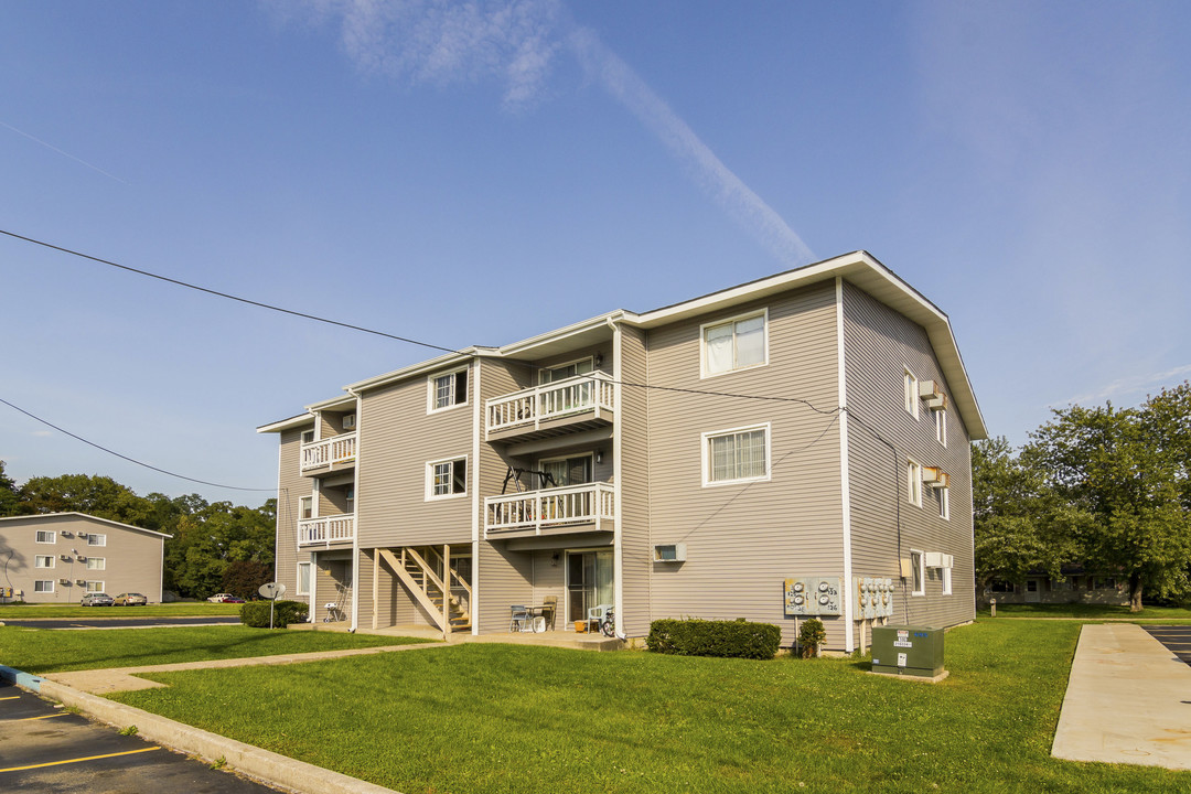 Heritage Apartments in Valparaiso, IN - Building Photo