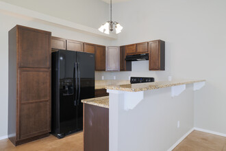 Redbud Twin Homes in Valley Center, KS - Foto de edificio - Interior Photo