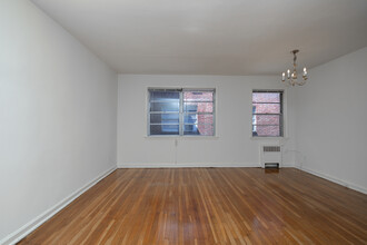 Llanberris Apartments in Bala Cynwyd, PA - Foto de edificio - Interior Photo