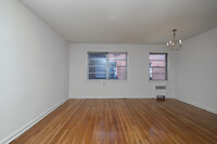 Llanberris Apartments in Bala Cynwyd, PA - Foto de edificio - Interior Photo