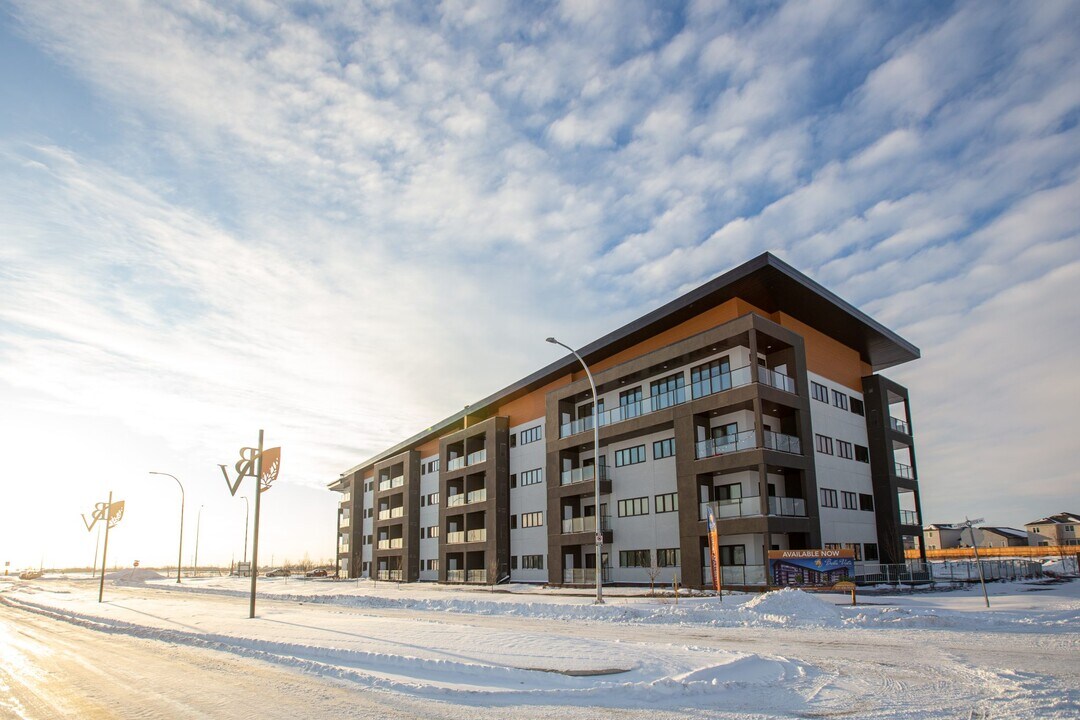 Bella Vista 2 in Winnipeg, MB - Building Photo