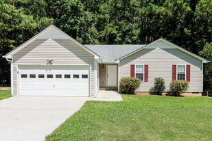 757 Newport Dr in Villa Rica, GA - Building Photo