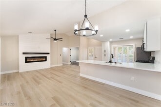 8620 Millsboro Dr in Las Vegas, NV - Building Photo - Building Photo