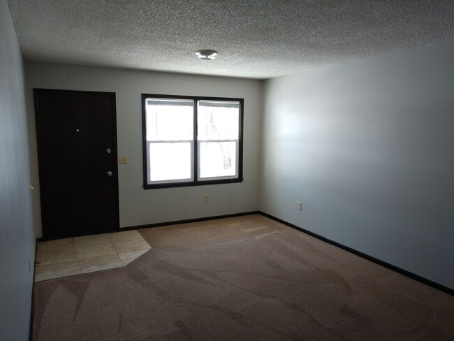 948 Mission in Manhattan, KS - Building Photo - Building Photo