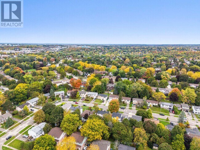 21 Briarlea Rd in Guelph, ON - Building Photo - Building Photo