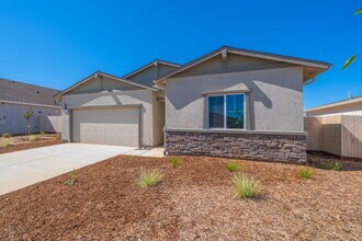 3060 Lauda Ct in Redding, CA - Building Photo - Building Photo