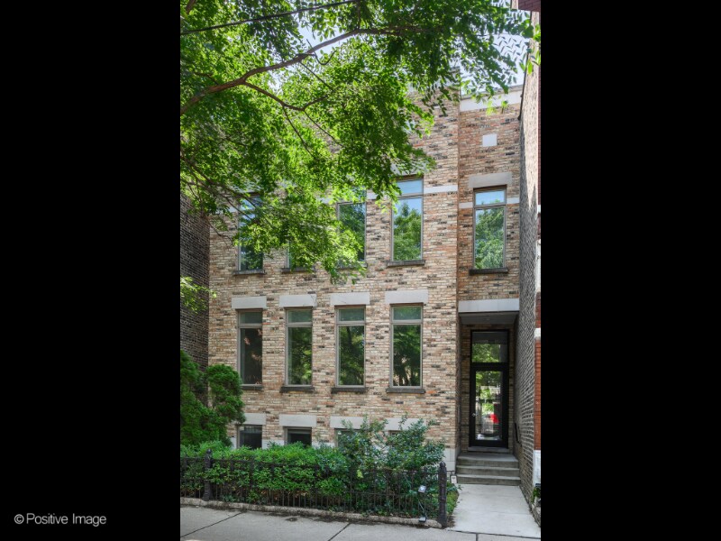 842 N Wolcott Ave in Chicago, IL - Building Photo