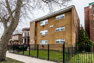 7706 S Saginaw Ave in Chicago, IL - Building Photo - Building Photo