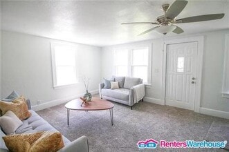 1231 56th St in Des Moines, IA - Building Photo - Building Photo