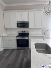 1048 Wessex Dr in Florence, SC - Foto de edificio - Building Photo