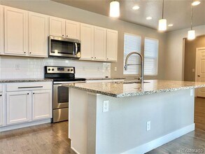 15604 E 47th Dr in Denver, CO - Building Photo - Building Photo
