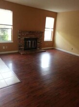 9153 Newhall Dr in Sacramento, CA - Building Photo - Building Photo